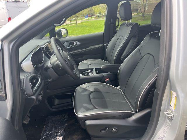 new 2026 Chrysler Pacifica car, priced at $51,833