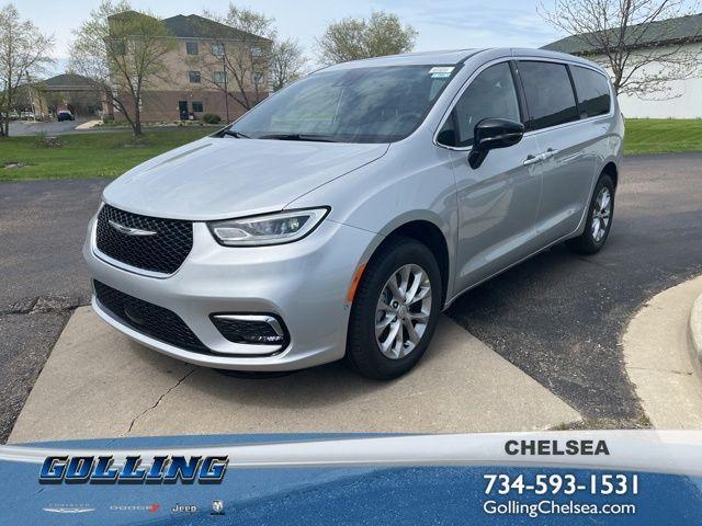 new 2026 Chrysler Pacifica car, priced at $51,833