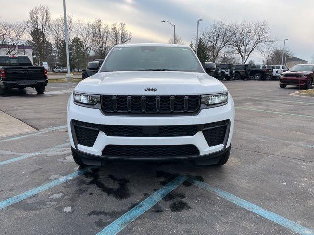 new 2026 Jeep Grand Cherokee car, priced at $40,450
