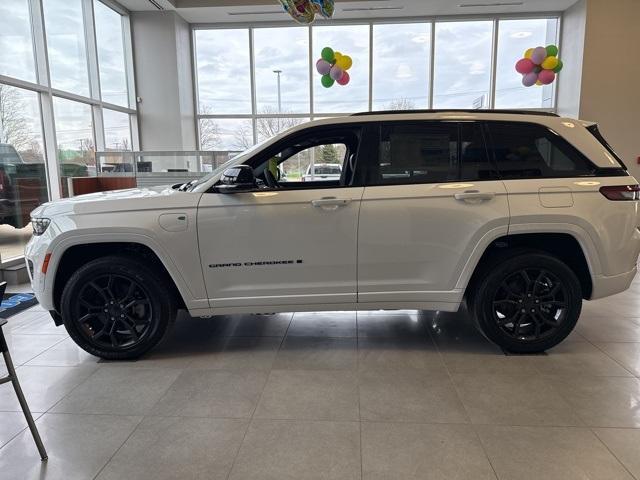 new 2025 Jeep Grand Cherokee 4xe car, priced at $62,144