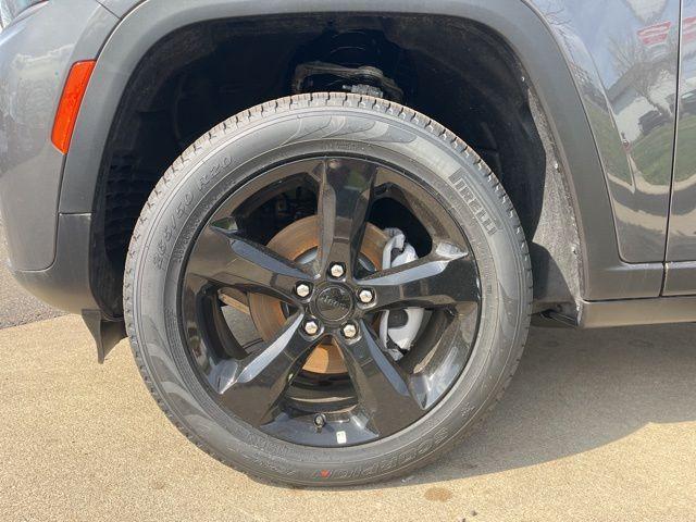 new 2026 Jeep Grand Cherokee car, priced at $45,682