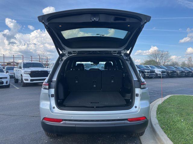 new 2026 Jeep Grand Cherokee car, priced at $43,515