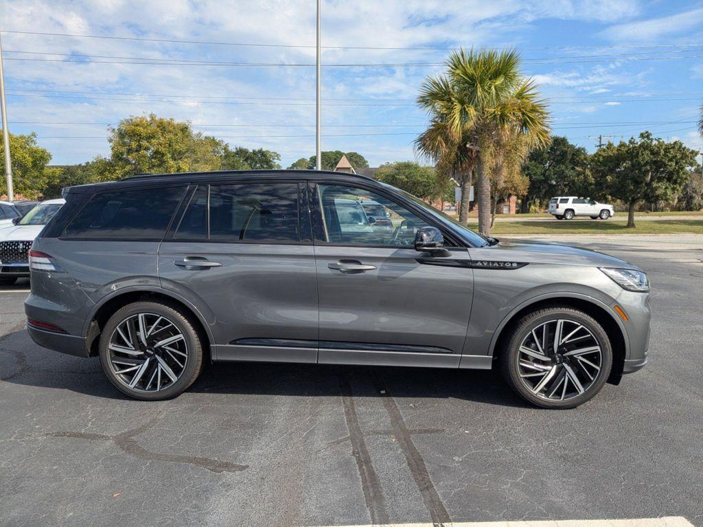 new 2025 Lincoln Aviator car, priced at $87,575