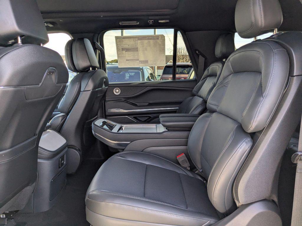 new 2026 Lincoln Navigator car, priced at $115,810