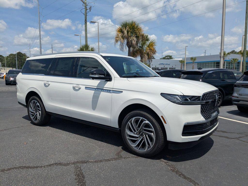 new 2026 Lincoln Navigator L car, priced at $108,640