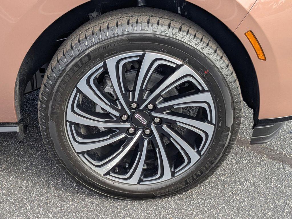 new 2025 Lincoln Navigator car, priced at $120,835