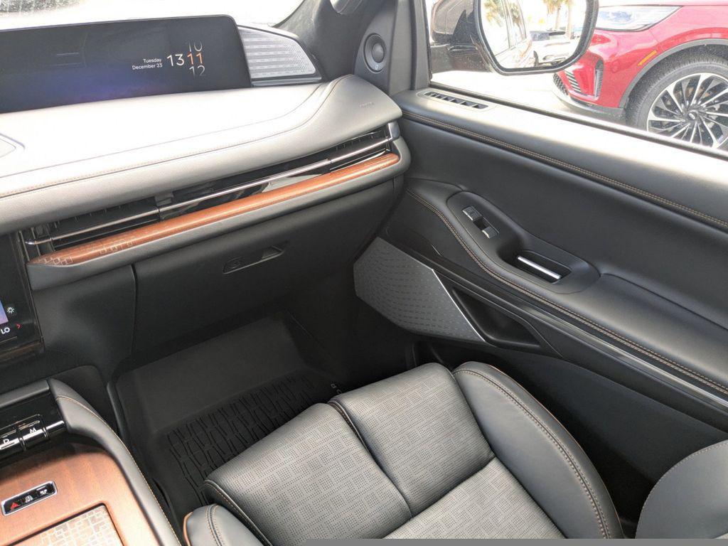 new 2025 Lincoln Navigator car, priced at $120,835