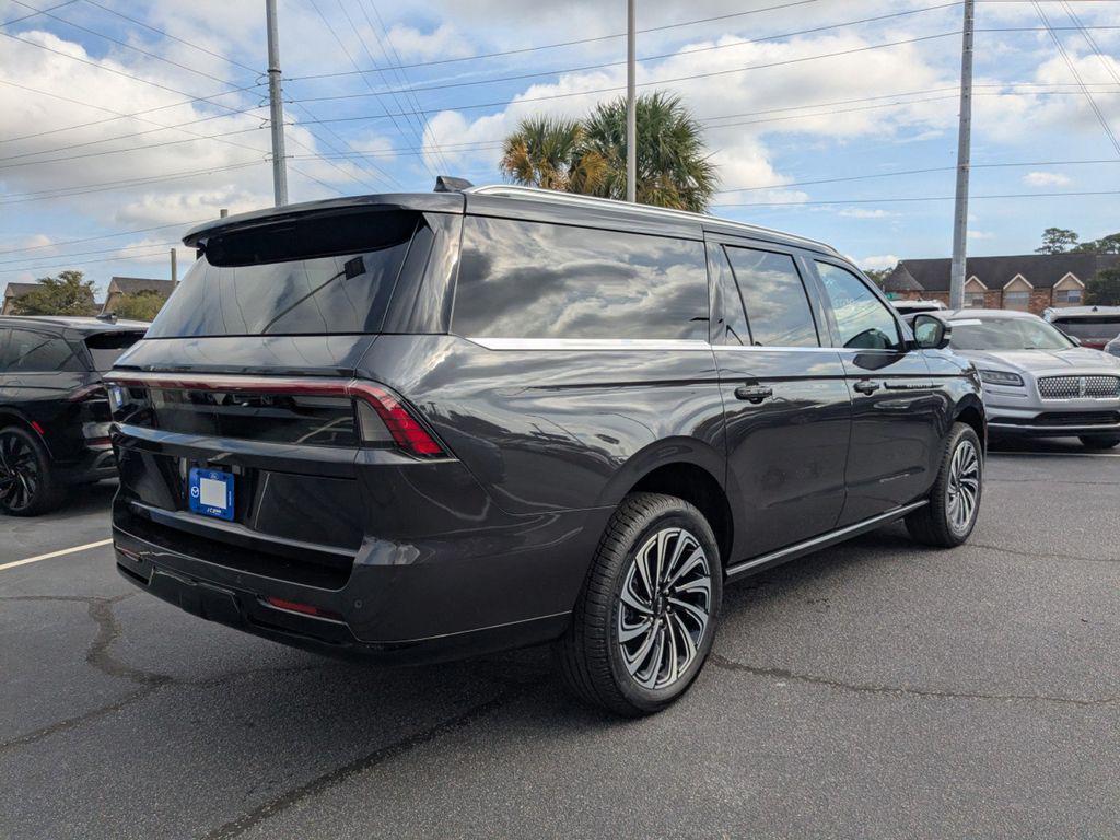new 2025 Lincoln Navigator car, priced at $114,025