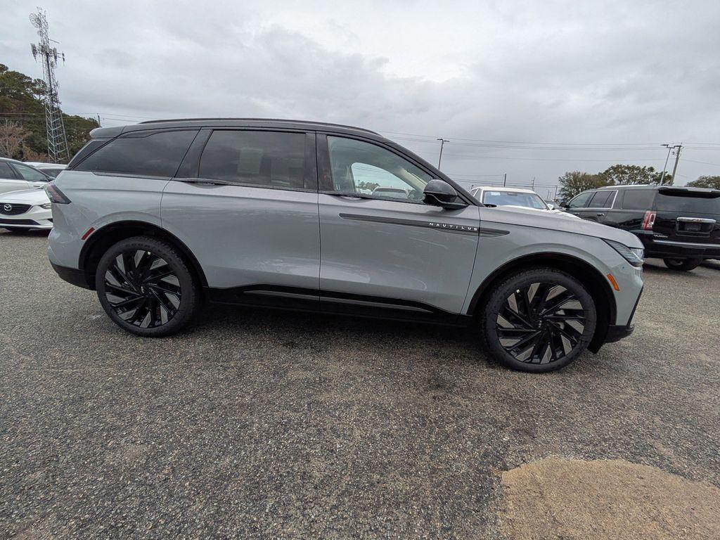 new 2026 Lincoln Nautilus car, priced at $62,760