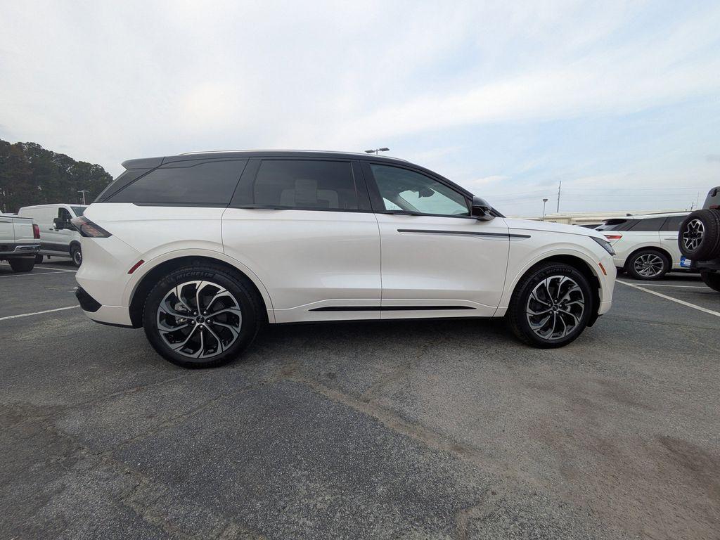 new 2026 Lincoln Nautilus car, priced at $62,275