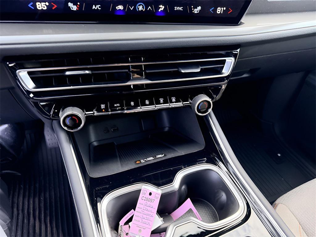 new 2026 Chevrolet Traverse car, priced at $42,035