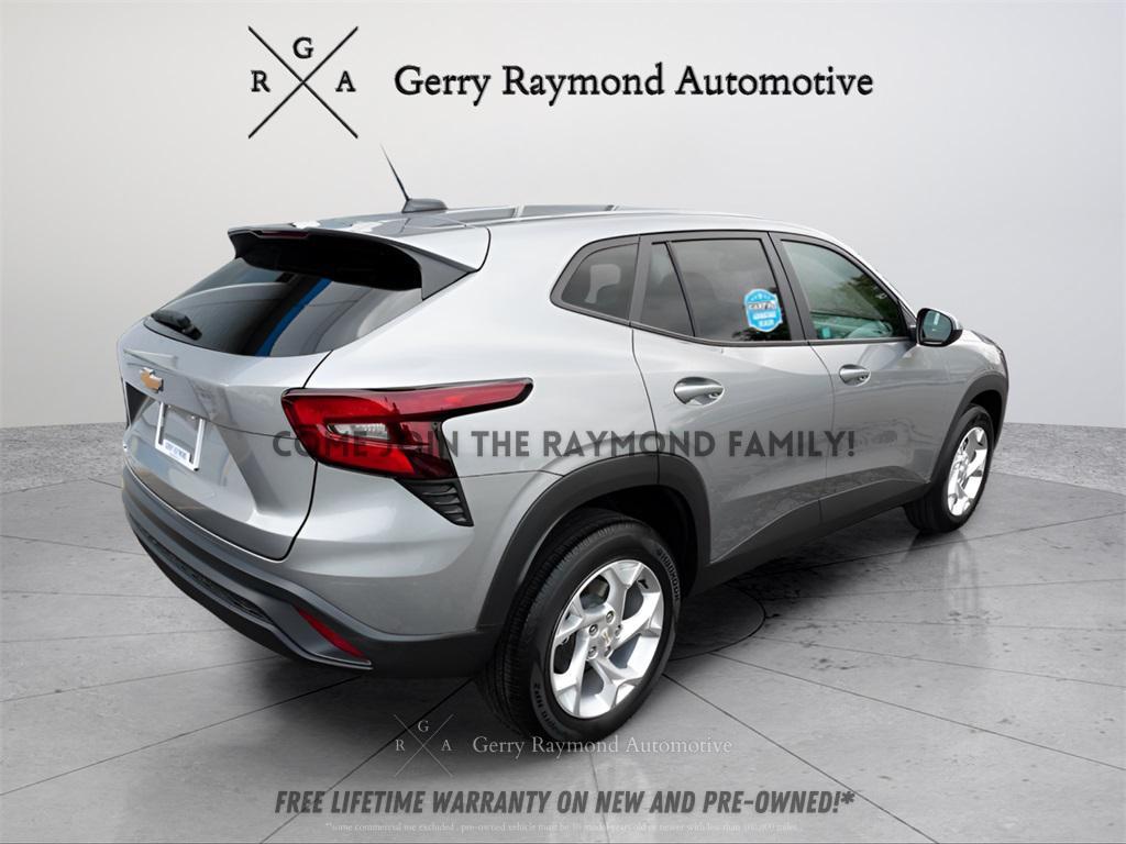 used 2025 Chevrolet Trax car, priced at $18,636