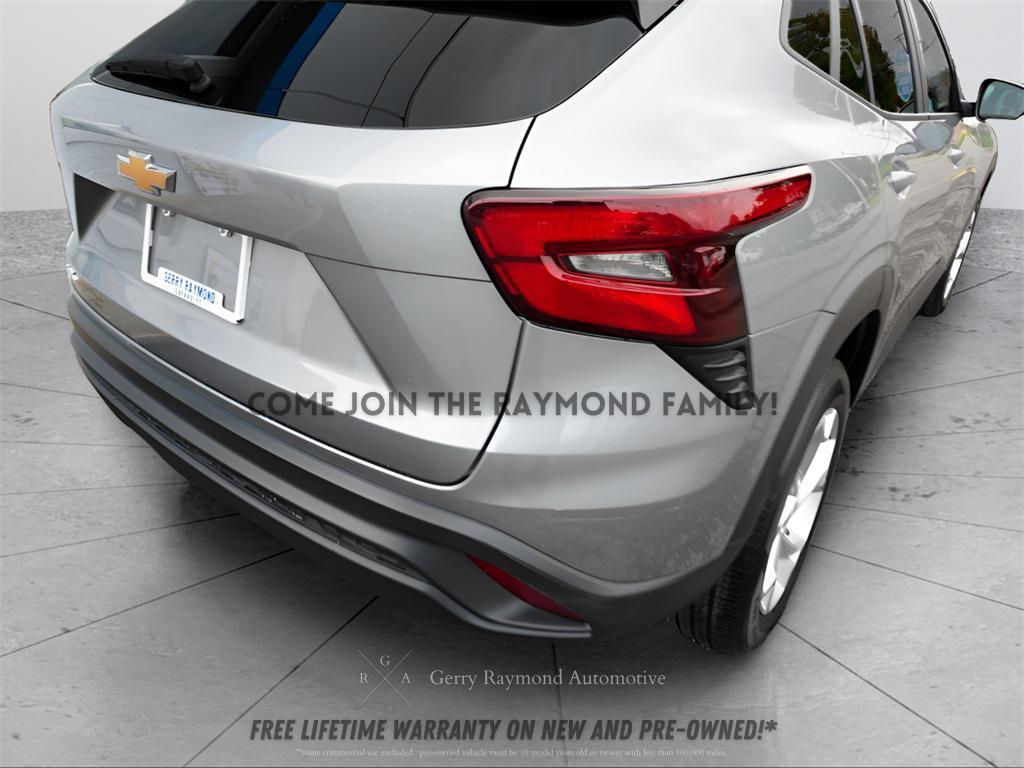 used 2025 Chevrolet Trax car, priced at $18,636