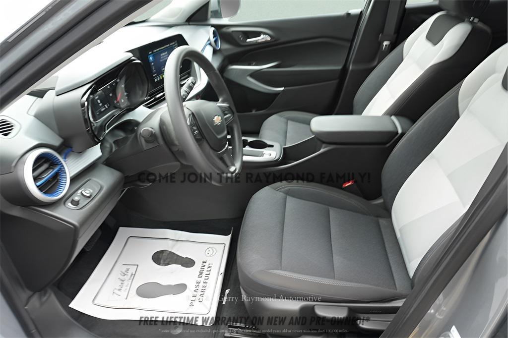 used 2025 Chevrolet Trax car, priced at $18,636