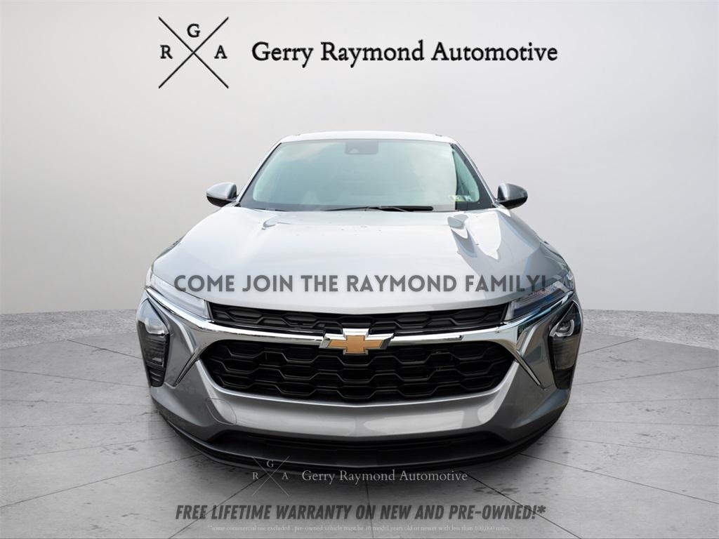 used 2025 Chevrolet Trax car, priced at $18,636