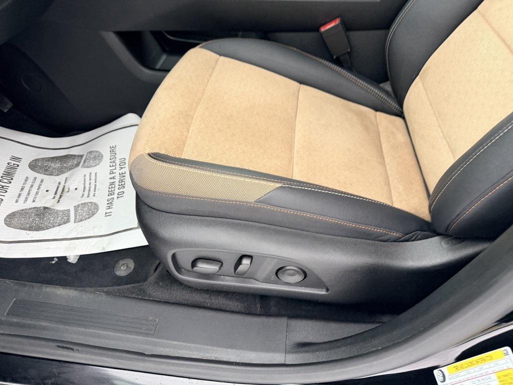 used 2025 Chevrolet Equinox car, priced at $28,793