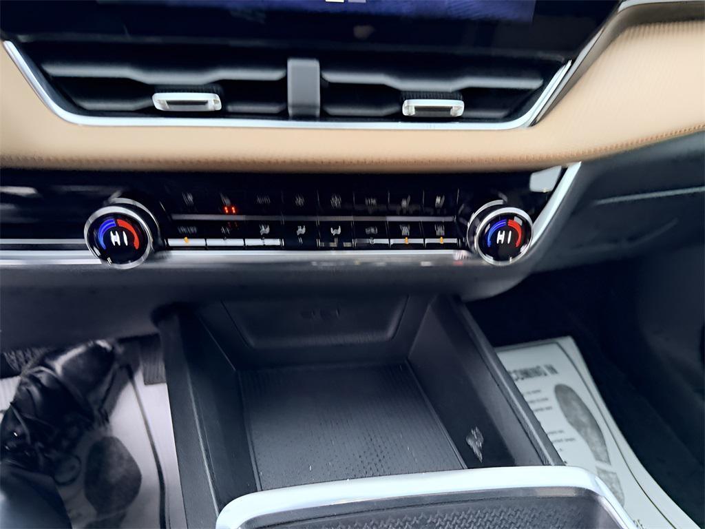 used 2025 Chevrolet Equinox car, priced at $28,793