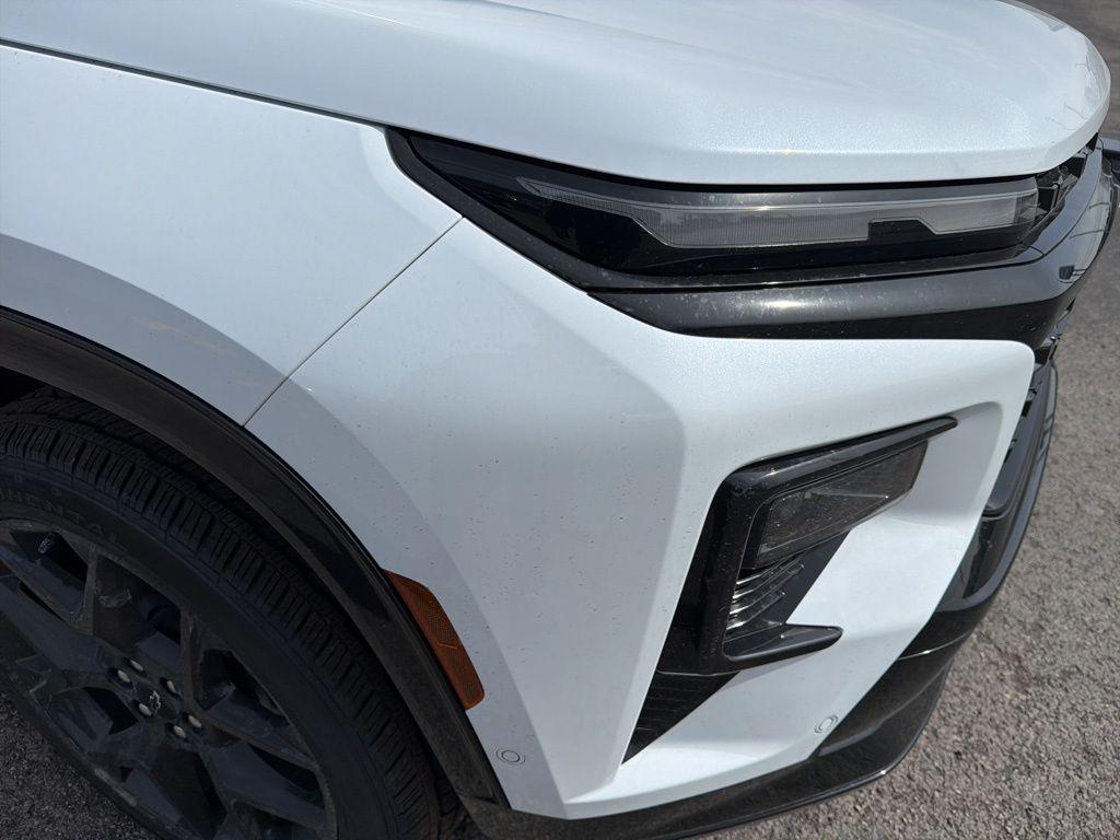 new 2026 Chevrolet Traverse car, priced at $59,855