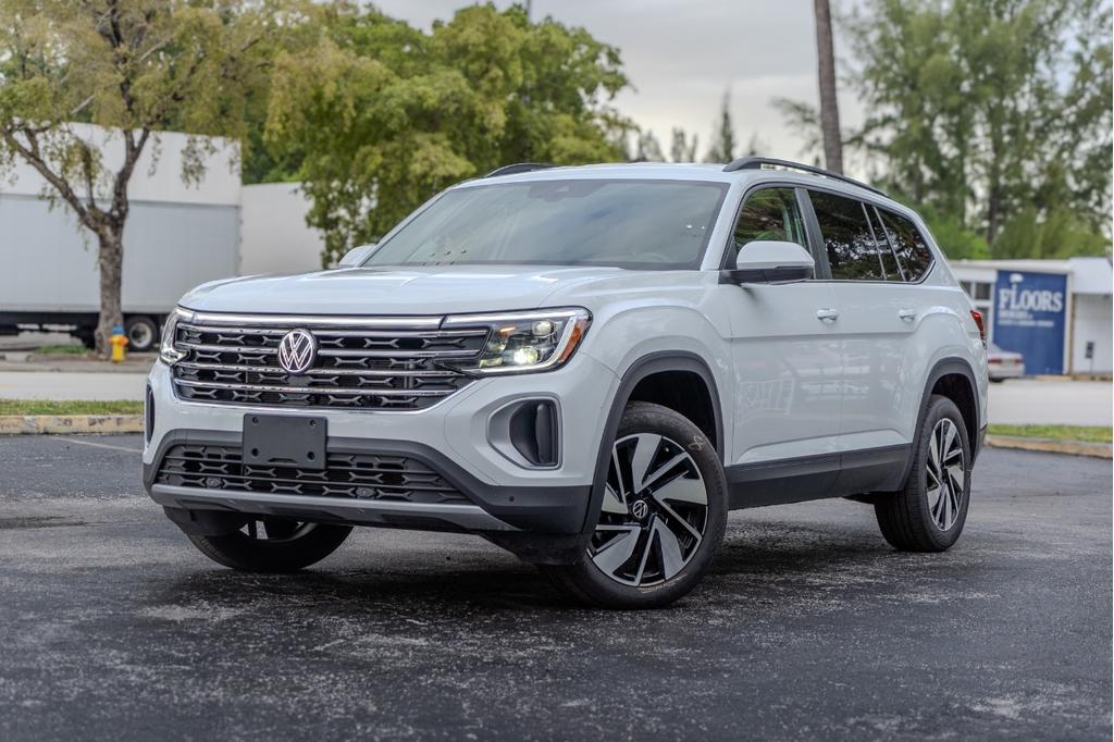 used 2025 Volkswagen Atlas car, priced at $32,000