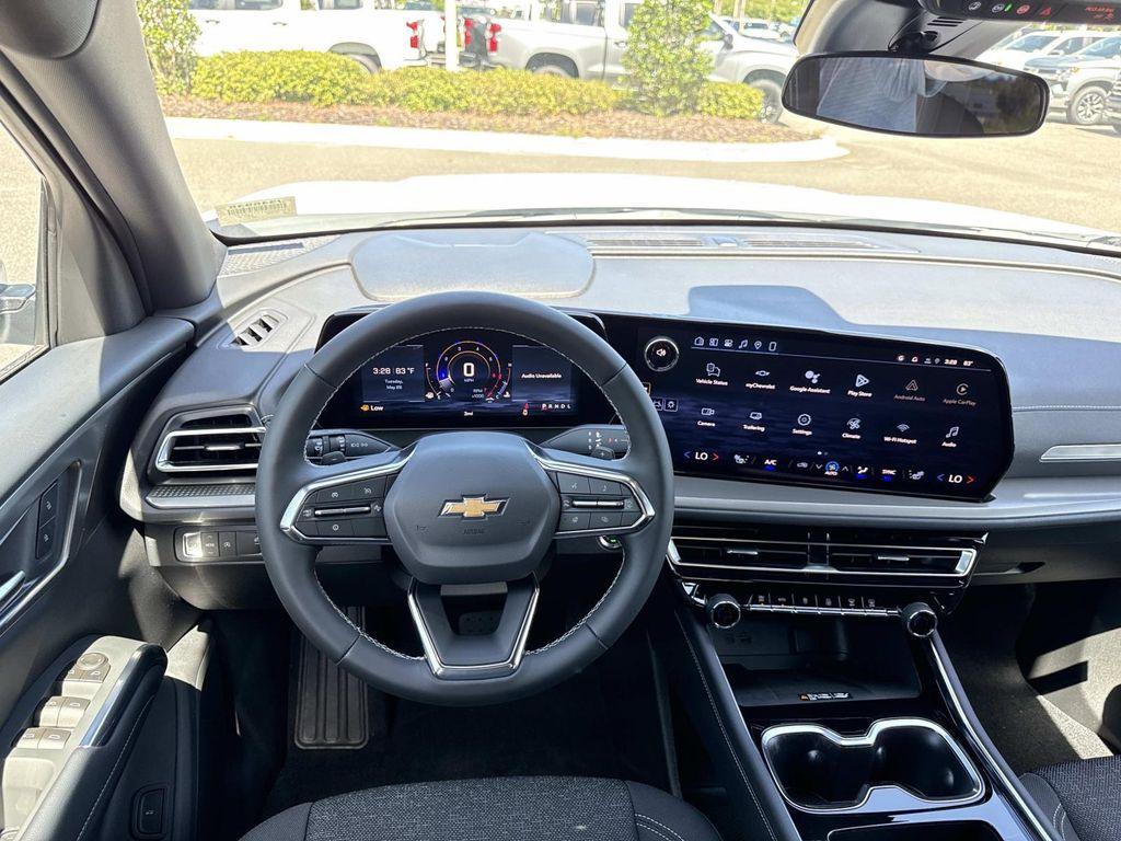 new 2026 Chevrolet Traverse car, priced at $42,795