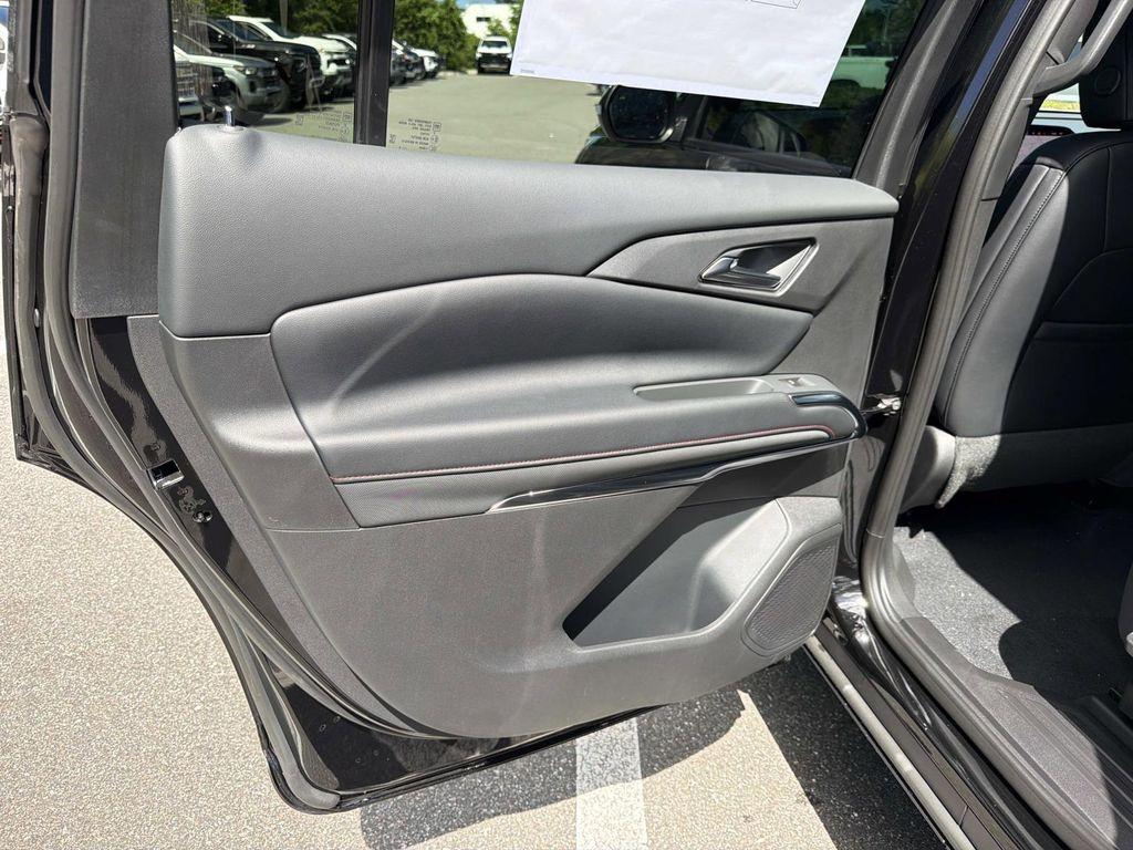 new 2026 Chevrolet Traverse car, priced at $50,895