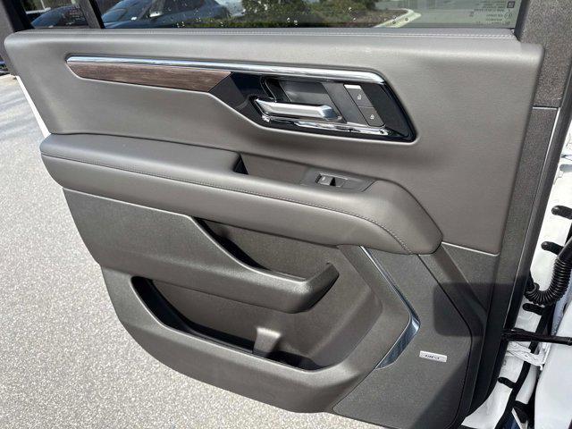 new 2026 Chevrolet Suburban car, priced at $76,905