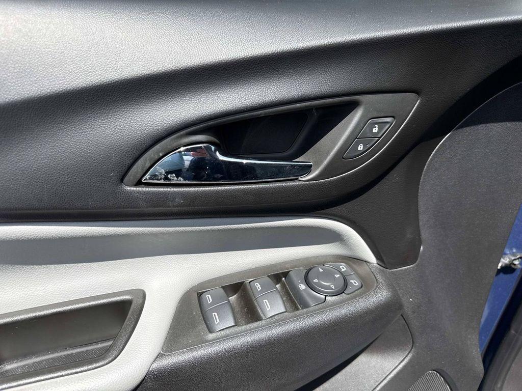 used 2024 Chevrolet Equinox car, priced at $21,274