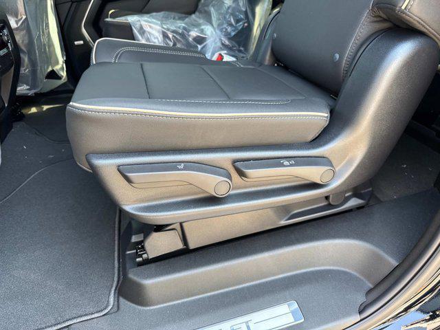 new 2025 Chevrolet Suburban car, priced at $80,320