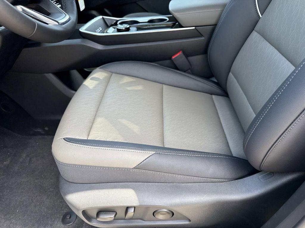 new 2026 Chevrolet Equinox car, priced at $34,254
