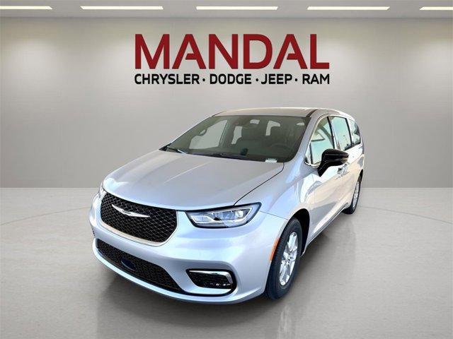 new 2026 Chrysler Pacifica car, priced at $38,112