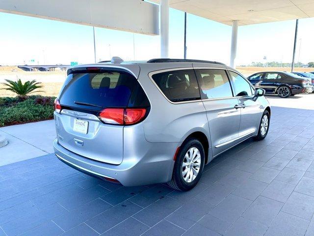 used 2017 Chrysler Pacifica car, priced at $14,000