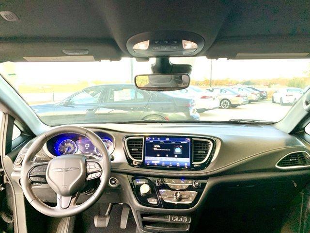 used 2021 Chrysler Pacifica car, priced at $22,500