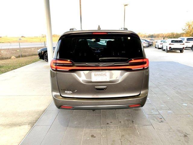 used 2021 Chrysler Pacifica car, priced at $22,500