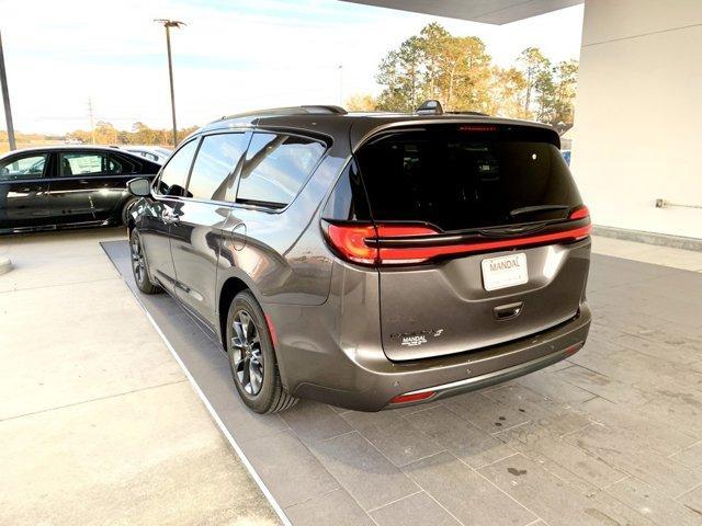 used 2021 Chrysler Pacifica car, priced at $22,500