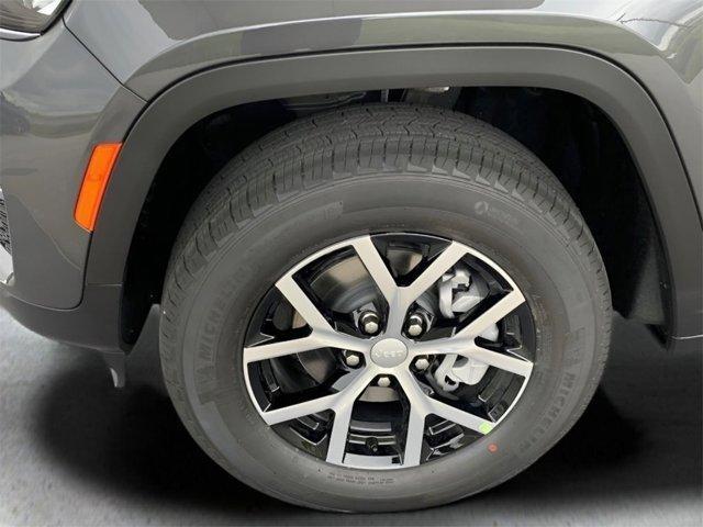 used 2025 Jeep Grand Cherokee car, priced at $37,200