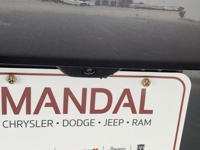 used 2025 Jeep Grand Cherokee car, priced at $37,200