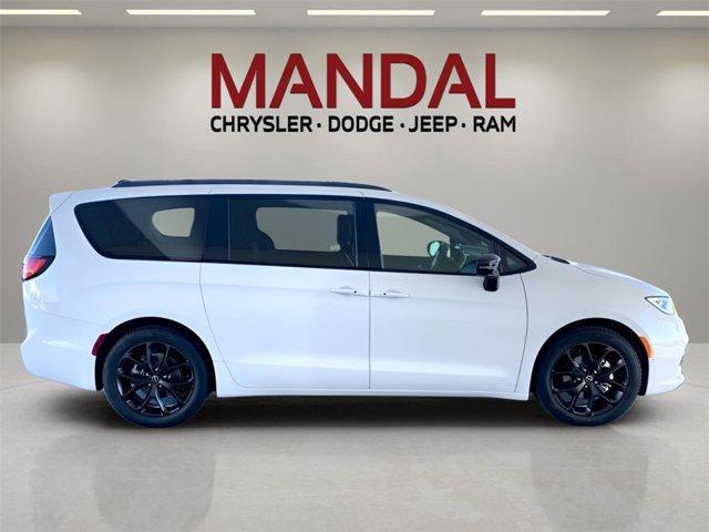 new 2026 Chrysler Pacifica car, priced at $41,712