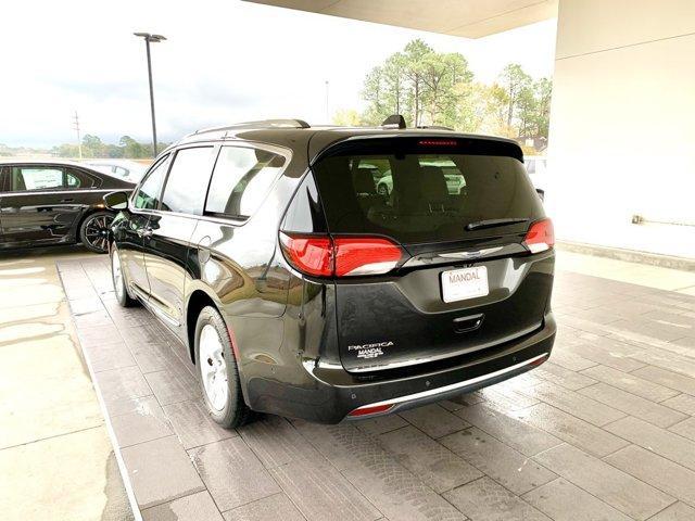 used 2020 Chrysler Pacifica car, priced at $16,800