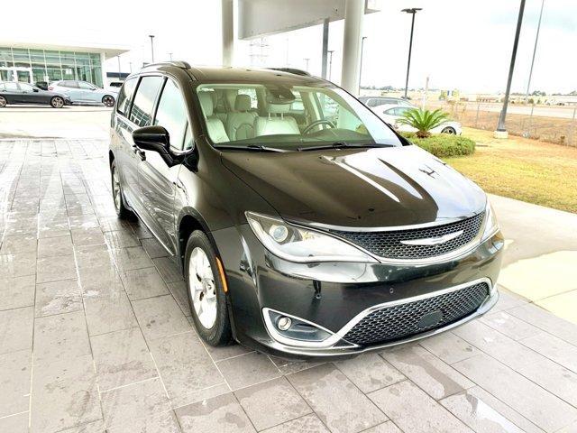 used 2020 Chrysler Pacifica car, priced at $16,800