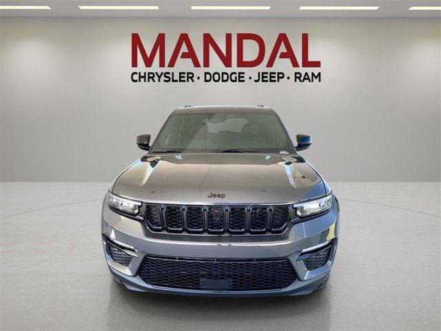 new 2025 Jeep Grand Cherokee car, priced at $43,235