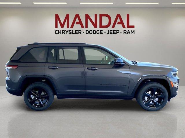 new 2025 Jeep Grand Cherokee car, priced at $43,235