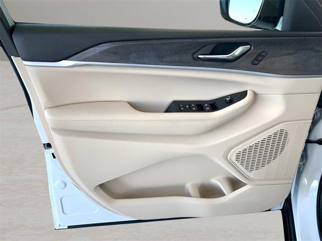 new 2025 Jeep Grand Cherokee car, priced at $43,125