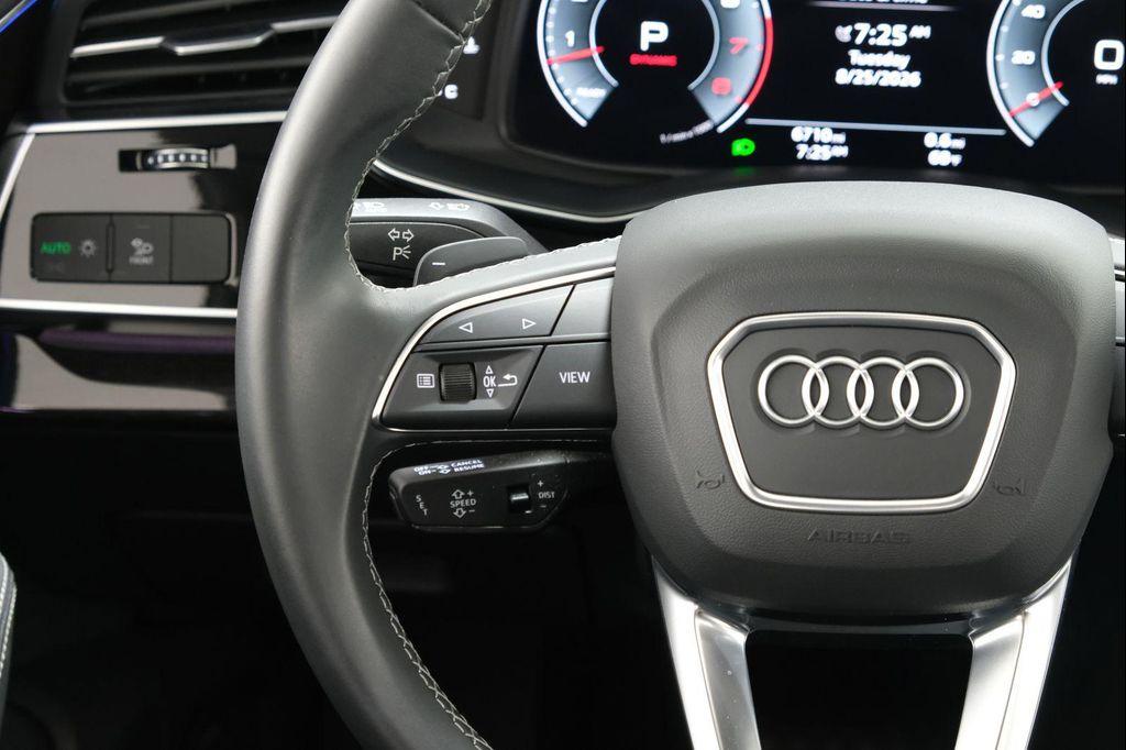 Audi Q8 view 12