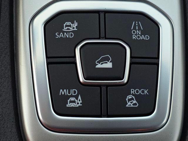 new 2026 Nissan Frontier car, priced at $39,391