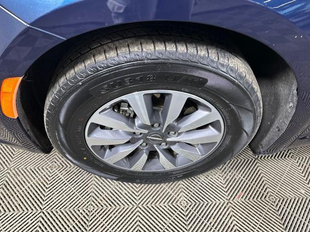 used 2024 Chrysler Pacifica Hybrid car, priced at $24,590