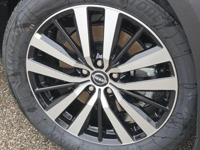 new 2025 Nissan Pathfinder car, priced at $43,910