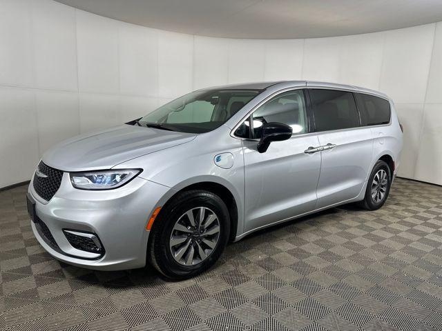 used 2024 Chrysler Pacifica Hybrid car, priced at $24,590