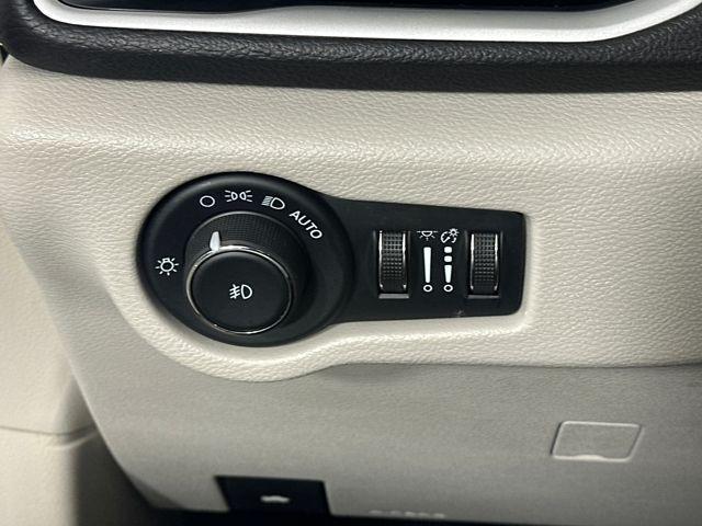 used 2024 Chrysler Pacifica Hybrid car, priced at $24,590