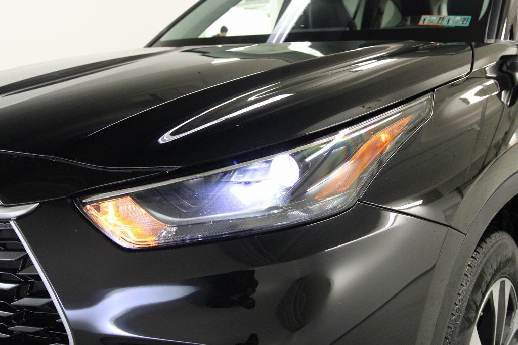 used 2022 Toyota Highlander car, priced at $34,580