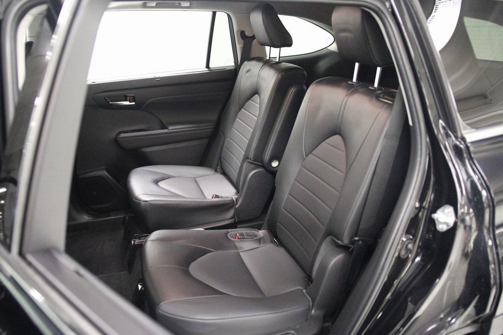 used 2022 Toyota Highlander car, priced at $34,580